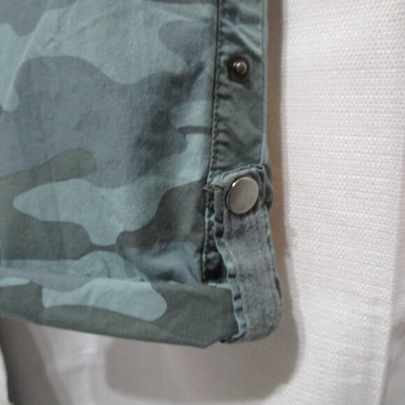 Democracy Women’s Flex-Ellent Camo Crop Pants Size 12 - Picture 5 of 10